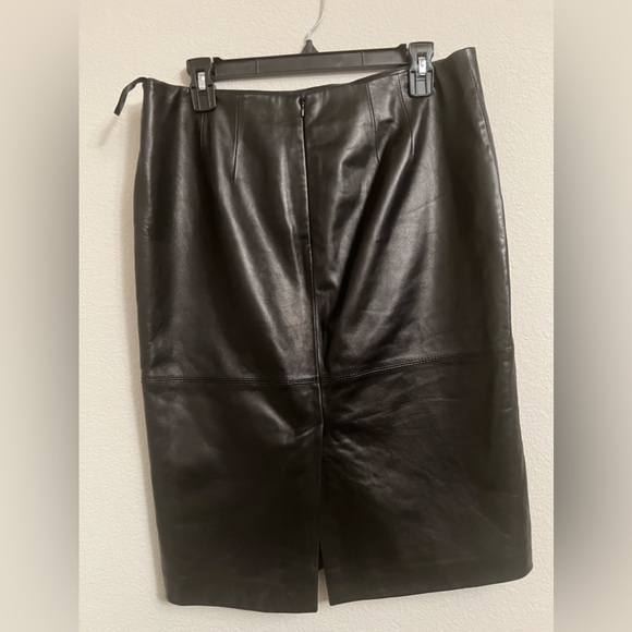 TALBOTS Black Luxe Genuine Leather Pencil Skirt Size 8 EUC (Worn Once) - Picture 3 of 9